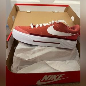 Nike lift court legacy’s 
Valentine’s Day edition